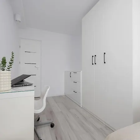 Elegant Zoliborz Next To Metro And Westfield Arkadia By Renters Daire *