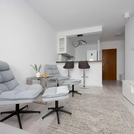 Elegant Zoliborz Next To Metro And Westfield Arkadia By Renters *