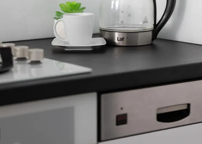 Elegant Zoliborz Next To Metro And Westfield Arkadia By Renters Appartamento Varsavia