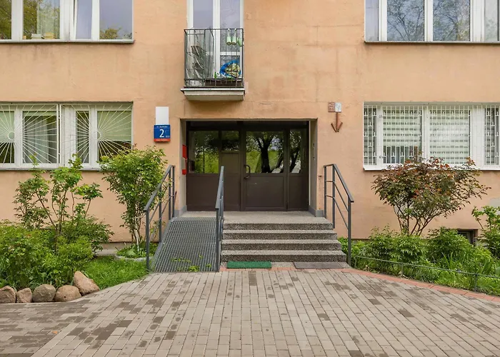 Апартаменты Elegant Zoliborz Next To Metro And Westfield Arkadia By Renters Варшава