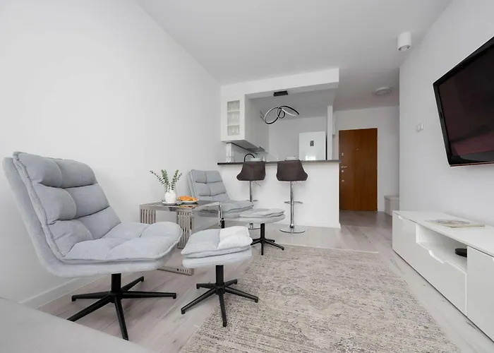 Elegant Zoliborz Next To Metro And Westfield Arkadia By Renters *