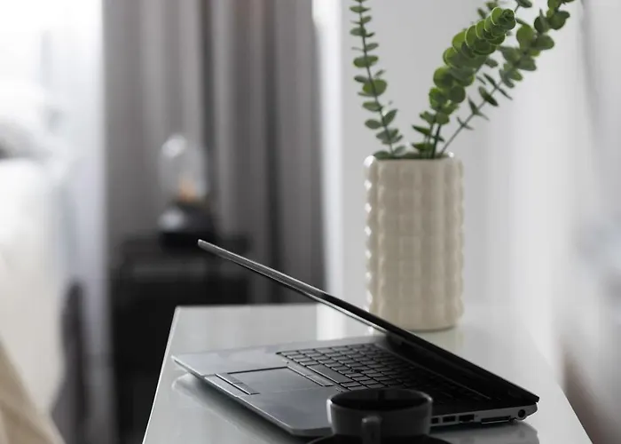 Elegant Zoliborz Next To Metro And Westfield Arkadia By Renters Апартаменты