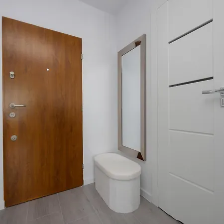 Elegant Zoliborz Next To Metro And Westfield Arkadia By Renters Warszawa