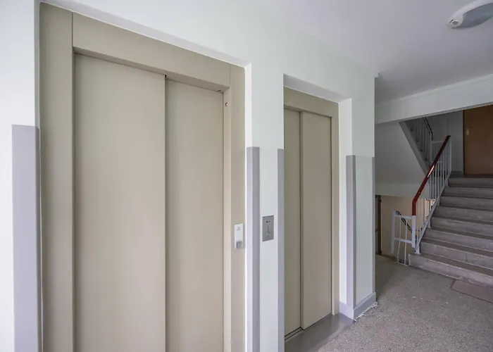 Elegant Zoliborz Next To Metro And Westfield Arkadia By Renters Apartament