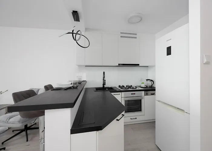 Elegant Zoliborz Next To Metro And Westfield Arkadia By Renters